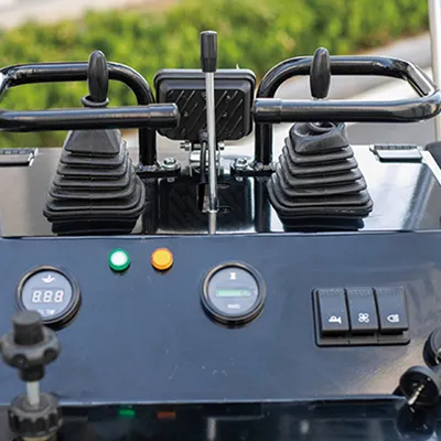 Mini chargeuse compacte sur pneus S360