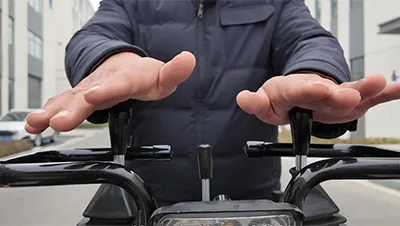 Mini chargeuse compacte sur pneus S360