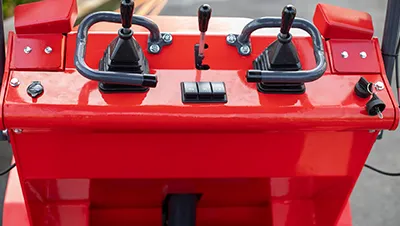 Mini chargeuse compacte sur pneus S390