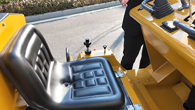 Mini chargeuse compacte sur pneus S390