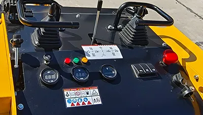 Mini chargeuse compacte sur pneus S460