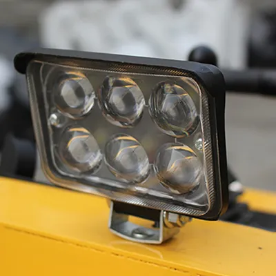 Mini chargeuse sur pneus S750