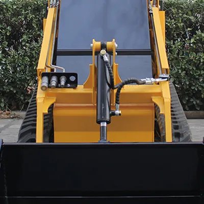 Mini chargeuse compacte sur chenilles T750