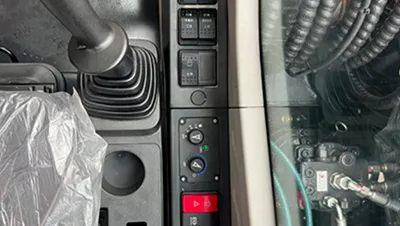 Pelle hydraulique sur pneus compacte ST609W