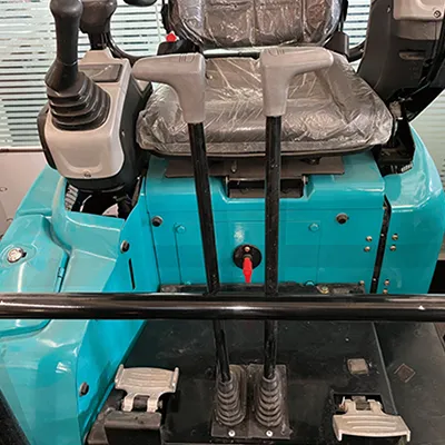 Pelle sur chenilles KE18