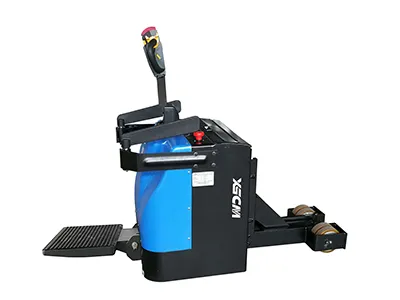 Tracteur de remorquage électrique à conducteur debout (traction arrière)